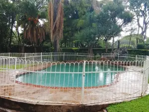 5 Bedroom House to Rent in Bluff Hill