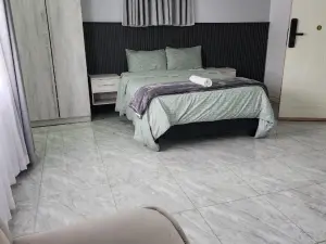 7 Bedroom House to Rent in Highlands