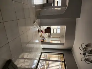 6 Bedroom House to Rent in Mount Pleasant Heights