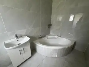 4 Bedroom House to Rent in Westgate