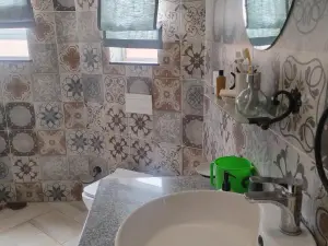 5 Bedroom House to Rent in Mount Pleasant Heights