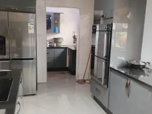 5 Bedroom House to Rent in Mount Pleasant Heights