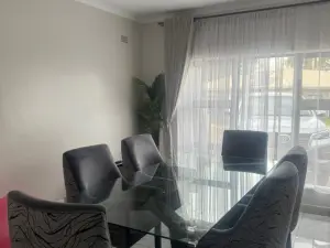 Townhouse/Cluster to Rent in Newlands