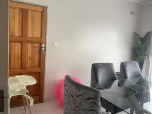 Townhouse/Cluster to Rent in Newlands