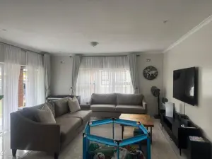 Townhouse/Cluster to Rent in Newlands