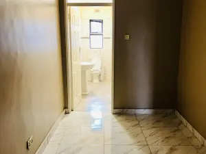 6 Bedroom House to Rent in Manresa