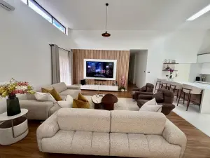 Townhouse/Cluster to Rent in Mount Pleasant