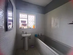 3 Bedroom House to Rent in Mandara