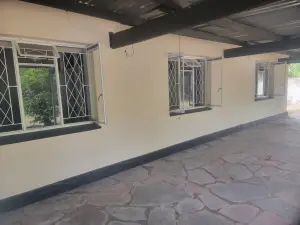 3 Bedroom House to Rent in Queensdale