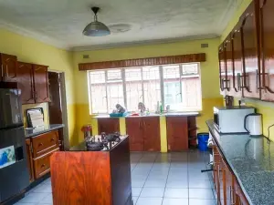 5 Bedroom House to Rent in Borrowdale