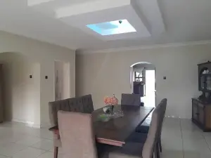 Other Commercial to Rent in Highlands