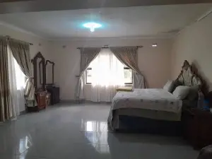 Other Commercial to Rent in Highlands