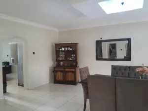 Other Commercial to Rent in Highlands