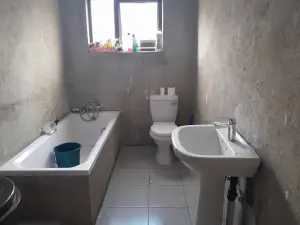 Other Commercial to Rent in Highlands