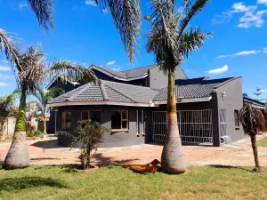 5 Bedroom House to Rent in Goodhope