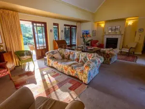 Office to Rent in Highlands