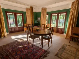 Office to Rent in Highlands