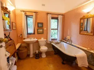 Office to Rent in Highlands