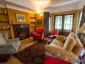 Office to Rent in Highlands