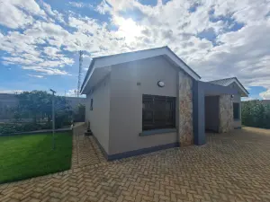 2 Bedroom Cottage/Garden Flat to Rent in Pomona