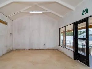 Retail/Shop to Rent in Borrowdale West