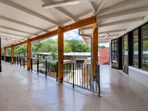 Retail/Shop to Rent in Borrowdale West