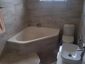 2 Bedroom Cottage/Garden Flat to Rent in Manresa