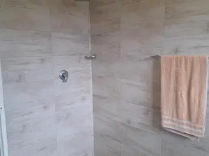 2 Bedroom Cottage/Garden Flat to Rent in Manresa