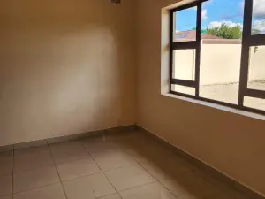 6 Bedroom House to Rent in Manresa