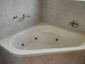 6 Bedroom House to Rent in Manresa