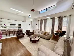 Townhouse/Cluster to Rent in Mount Pleasant