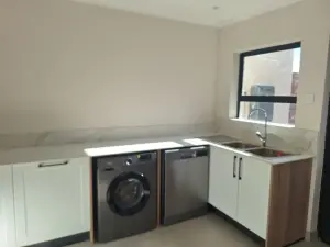 Townhouse/Cluster to Rent in Newlands