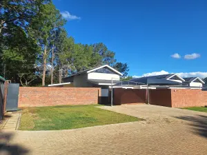 Townhouse/Cluster to Rent in Newlands