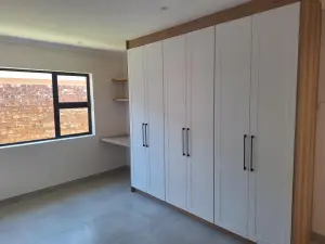 Townhouse/Cluster to Rent in Newlands