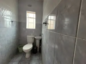 Office to Rent in Pomona