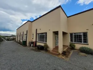 Office to Rent in Pomona