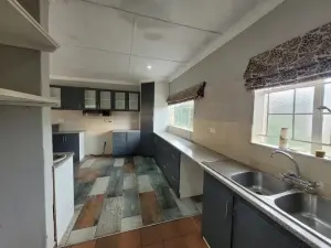 Office to Rent in Pomona