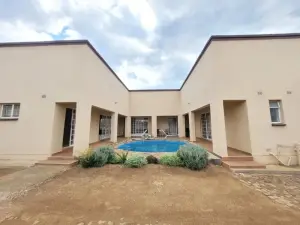 Office to Rent in Pomona