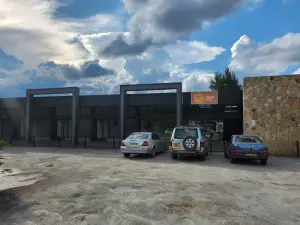 Retail/Shop to Rent in Greendale North