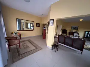 Flat/Apartment to Rent in Emerald Hill