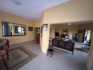 Flat/Apartment to Rent in Emerald Hill