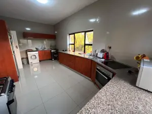 Flat/Apartment to Rent in Emerald Hill