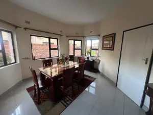 Flat/Apartment to Rent in Emerald Hill