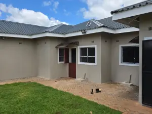 Townhouse/Cluster to Rent in Pomona