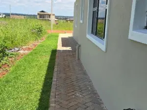 Townhouse/Cluster to Rent in Pomona