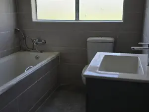 Townhouse/Cluster to Rent in Pomona