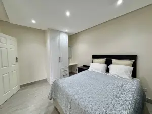 6 Bedroom House to Rent in Greystone Park