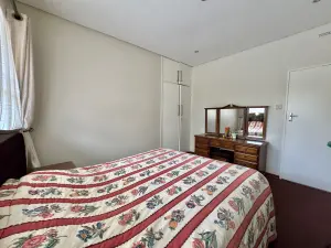 6 Bedroom House to Rent in Greystone Park