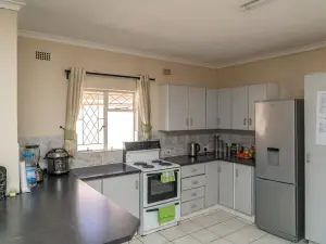 Townhouse/Cluster to Rent in Greendale