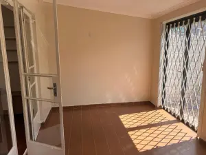 Flat/Apartment to Rent in Avondale